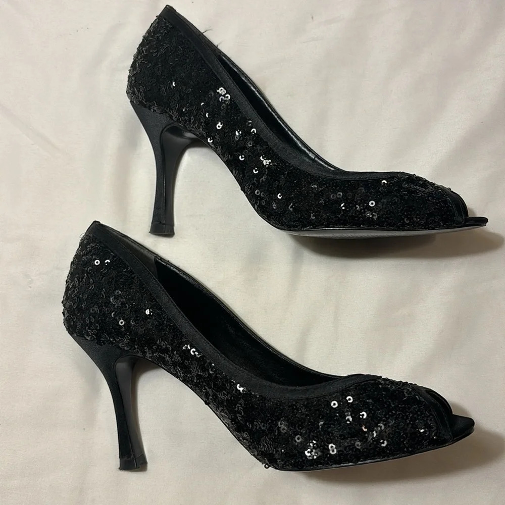 Papell Studio Peep Toe Heels Size 8 Mesh Satin Sequin 3 Inch Heels Black